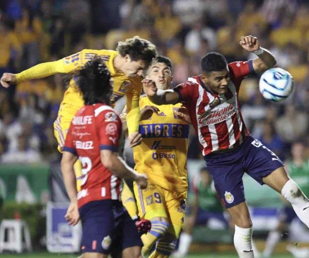 Revancha sobre la mesa: Tigres recibe a las Chivas en final de ida