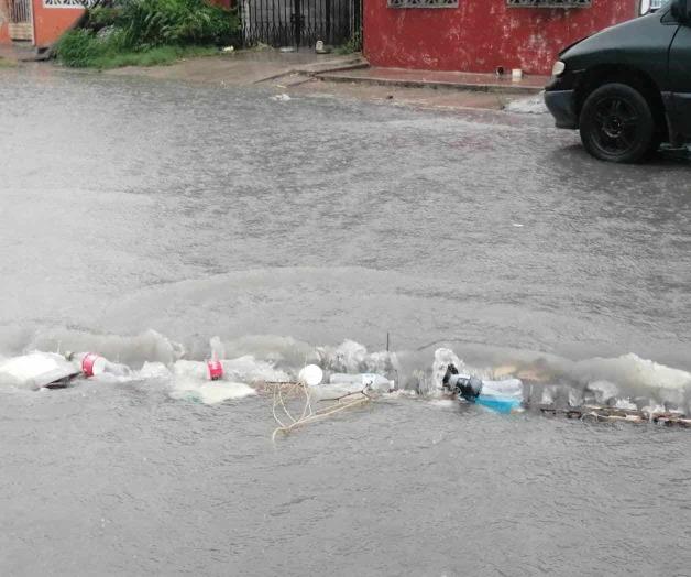 Basura en las calles causa inundaciones